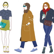 Deux femmes portant des vêtements et des accessoires